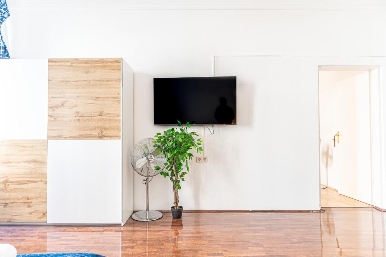 Elegant Haven: Stylish And Spacious 3Br Apartment Wenen Buitenkant foto